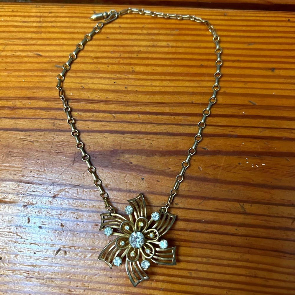 Vintage Gold Tone Floral Sunburst Rhinestone Necklace Hook Clasp 16 Inch